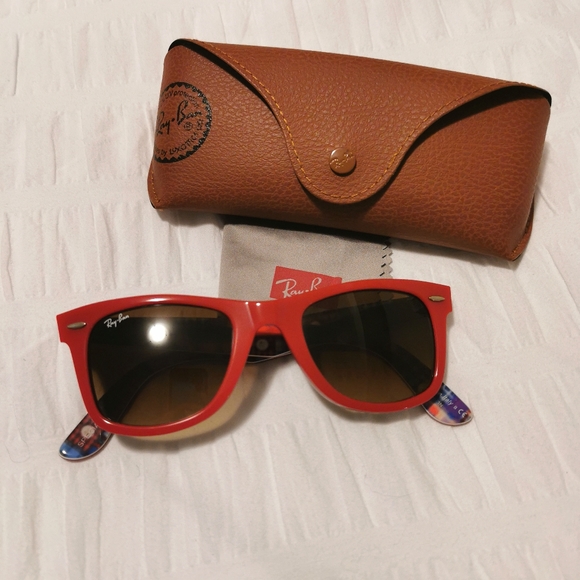 Ray-Ban Wayfarer Sunglasses